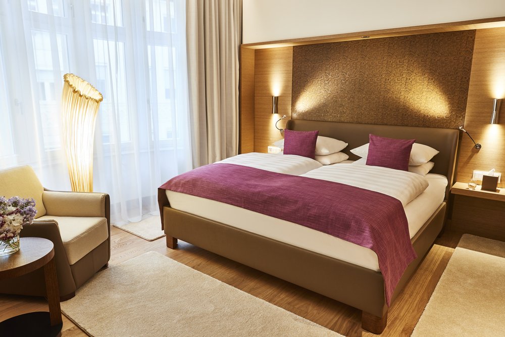 Grand Deluxe Room at Hotel Vier Jahreszeiten Kempinski München