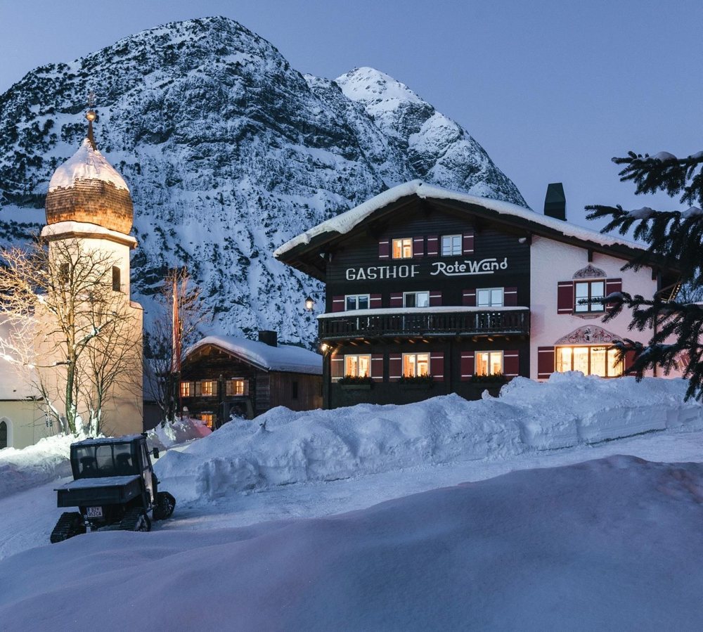 Rote Wand Gourmet Hotel in Zug on a winter evening